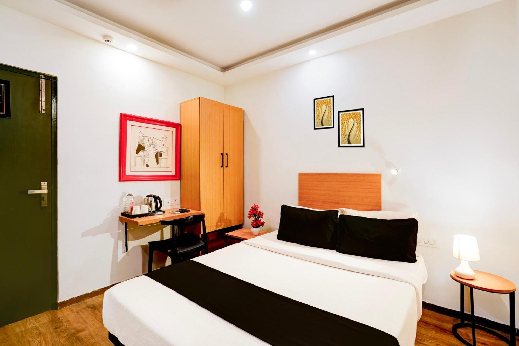 Super Townhouse Jayanagar Hotell Bangalore Exteriör bild