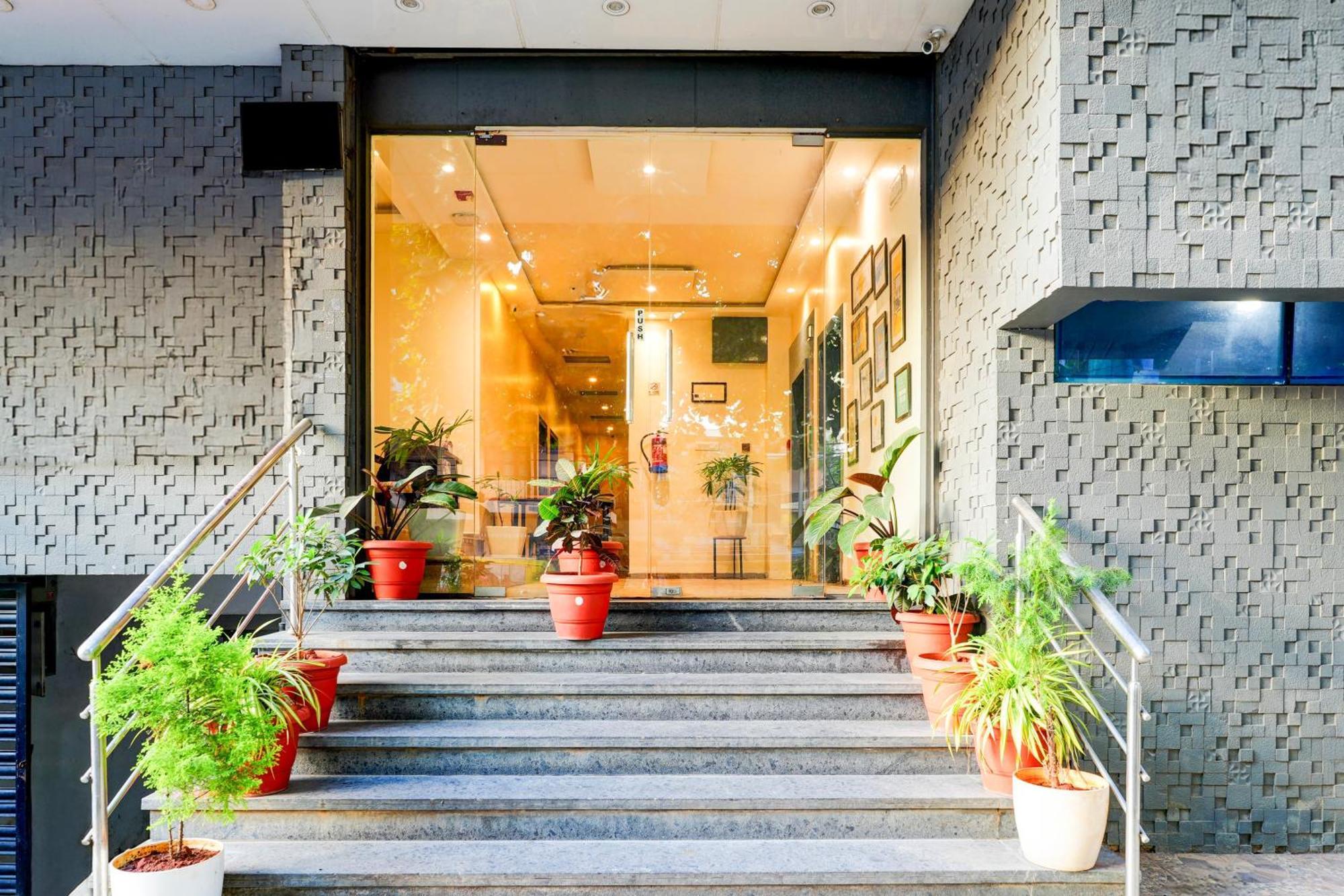 Super Townhouse Jayanagar Hotell Bangalore Exteriör bild
