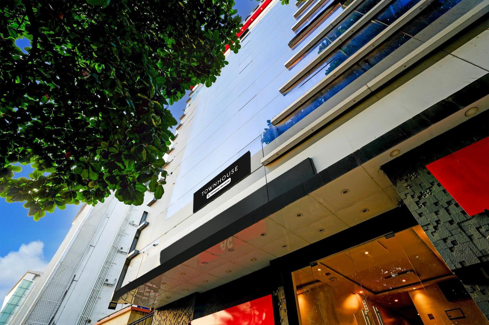 Super Townhouse Jayanagar Hotell Bangalore Exteriör bild