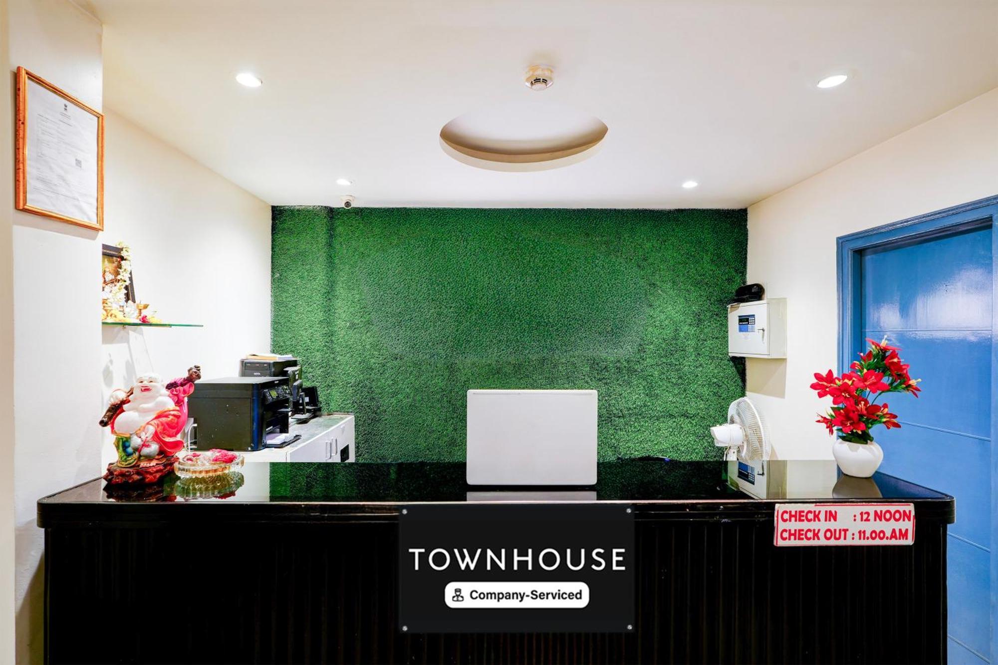 Super Townhouse Jayanagar Hotell Bangalore Exteriör bild