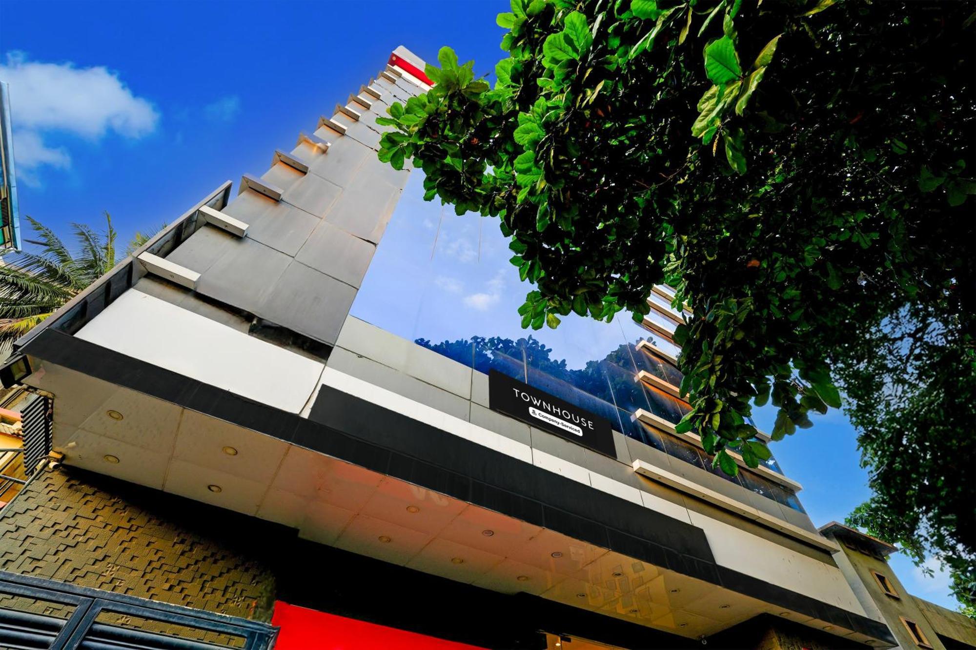 Super Townhouse Jayanagar Hotell Bangalore Exteriör bild